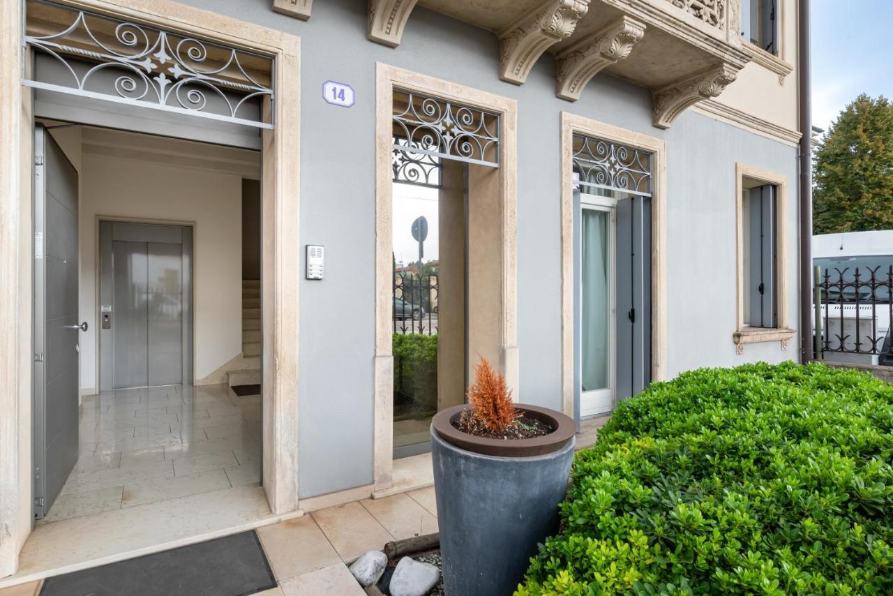 Corte Cappuccina 14 Elegant Apt Con Parcheggio! Падуа Екстериор снимка