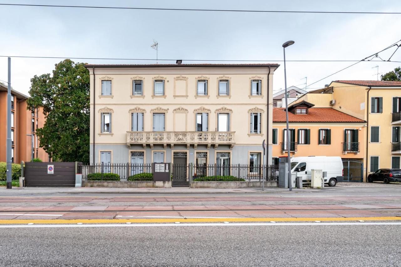 Corte Cappuccina 14 Elegant Apt Con Parcheggio! Падуа Екстериор снимка